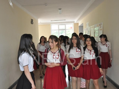 Բաղանիս գյուղի միջնակարգ դպրոցն այսօր հրաժեշտ տվեց երեք շրջանավարտների (Ֆոտո)