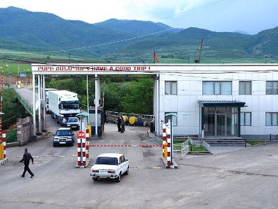 «Բագրատաշեն» մաքսակետի պետն ազատվել է աշխատանքից