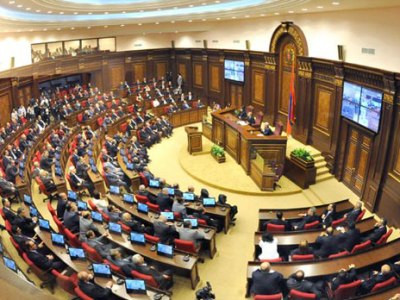 7 հոգի նստած է, քվեարկել է 8-ը. ԱԺ-ում ուրիշի փոխարեն քվեարկությո՞ւն տեղի ունեցավ