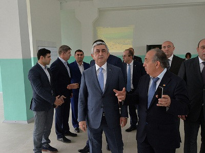 Սերժ Սարգսյանը Բերդում այցելել է տեղի ձեռնարկություններ (ֆոտո)