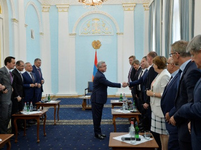 Հայաստանը կշարունակվի սերտ համագործակցությունը ՀԲ-ի եւ ԱՄՀ-ի հետ. Սերժ Սարգսյան (Ֆոտո)