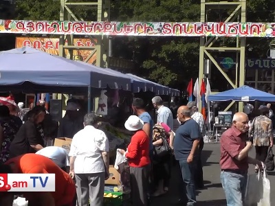 Գոհ ենք, որ բացվեց, որովհետեւ անձամբ մենք ենք վաճառում. Գյուղացիները՝ գյուղմթերքի վերաբացված շուկայի մասին