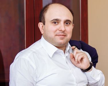 «Հրապարակ». Դավիթ Լոքյանը ցանկանում է որդուն թաղապետ դարձնել