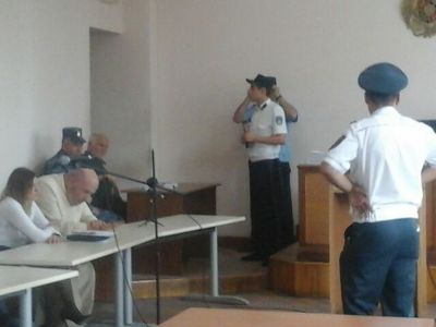 Адвокат фигуранта дела о ликвидированной в Ереване преступной группе потребовал самоотвода адвокатов