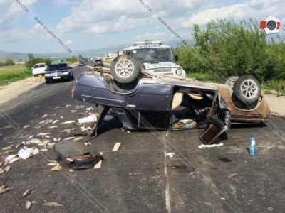 Խոշոր վթար Գեղարքունիքում. ձկնորսությամբ զբաղվող հայր ու որդի մեքենայով գլխիվայր շրջվել են (ֆոտո)