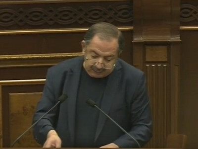 Ձեզ համար ի՞նչ տարբերություն, թե ով կլինի վարչապետը, Զեյնալյանը սոցիալի՞ստ է դառնալու. Աղվան Վարդանյանը՝ «Ելք»-ին