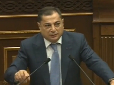 «Շշով կտամ, պադեզդի մակարդակ եք ուզում, եկեք գնանք…». Նիկոլ Փաշինյանն ու Վահրամ Բաղդասարյանը վիճեցին