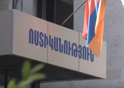 Տեսախցիկը արձանագրել է՝ ինչպես է տղամարդը գողացած քարտով փորձում գումար կանխիկացնել