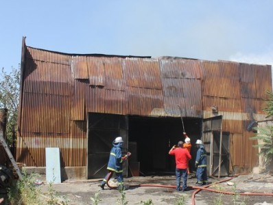 Խոշոր հրդեհ «Հաղթանակ» թաղամասում. Դեպքի վայր է մեկնել 4 մարտական հաշվարկ (Ֆոտո)