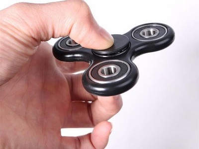 Պարագվայում քահանան համարում է, որ fidget spinners նորաձեւ խաղալիքը սատանայի հնարքներից է