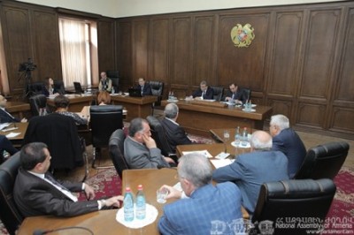 «Իրավունք». Ոչ էմոցիա, ոչ էքսպրեսիա. ինչո՞ւ ընդդիմությունը չի ցանկանում «բոչկա» գլորել իշխանության ուղղությամբ