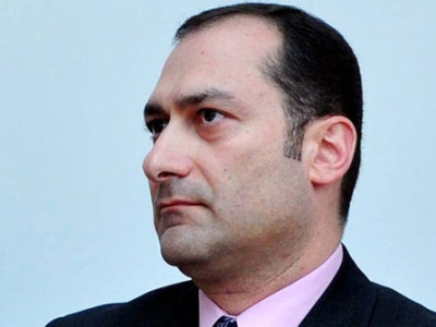 Քաղաքական մեծամասնությունը չի հարգում Սահմանադրությունը եւ դա անում է ցուցադրաբար. Արտակ Զեյնալյան
