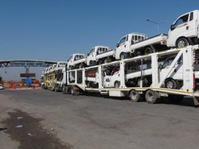 Turkey sends vehicles to Syria armed factions (PHOTOS)