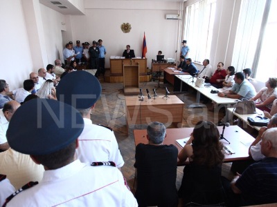 Դուք Շիրխանյանից հաշիվ եք պահանջել, ասել եք՝ «Ես ավելի շատ բան եմ արել էս երկրի համար». Ալումյանը՝ դատավորին (ֆոտո)