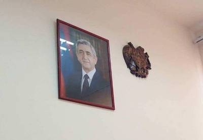 «ՀԺ». 15 միլիոն դրամ՝ Սերժ Սարգսյանի նկարները դպրոցներում փակցնելու համար