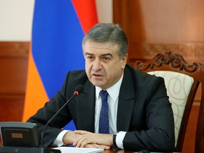 Карен Карапетян поздравил Никола Пашиняна и сложил свои полномочия