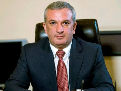 Մեր երիտասարդությունը մշտապես առանձնացել է կրթության ու գիտելիքի արժեւորմամբ. Արսեն Քարամյան