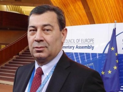 Բաքվում փորձում են «զոհաբերել» ԵԽԽՎ պատվիրակության ղեկավարին