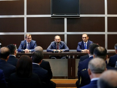 Փաշինյանը ՊԵԿ-ի առջեւ խնդիր է դրել չխանգարել տնտեսվարողներին եւ ապահովել ստվերային տնտեսության կրճատումը (Ֆոտո)