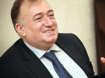 Տասնյակ կյանքեր փրկած Շավարշ Կարապետյանը նշում է իր 65-ամյակը