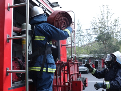 «Օպել»-ը բախվել է բենզալցակայանի լիցքավորման սարքին. Տեղի է ունեցել արտահոսք