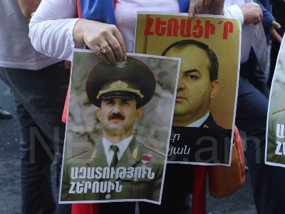 ԱԺ «Ելք» խմբակցության 2 պատգամավորներ միջնորդել են, որ փոխվի Սամվել Բաբայանի խափանման միջոցը (վիդեո)