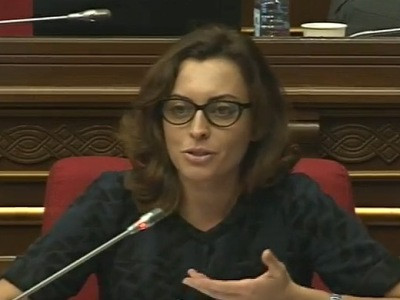 «Պետք է հեռանաք. Պարոն Դավթյան, դուք չեք համապատասխանում Նոր Հայաստանի պահանջներին». Լենա Նազարյան