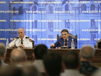 Օսիպյանը ներկայացրել է ոստիկանության պետի նորանշանակ տեղակալին (ֆոտո)