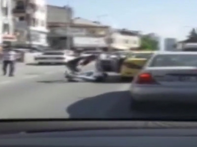 Թուրքիայում տաքսու վարորդը փողոցի մեջտեղում ուղեւորուհուն դուրս է նետել մեքենայից