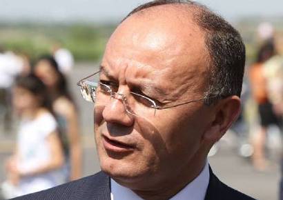ՀՀ պաշտպանության նախկին նախարարը հրաժարվում է խոսել քաղաքականություն վերադառնալու մասին