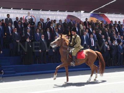 Հեծելազորից մինչեւ «Սմերչ». զինվորական շարանցում Սարդարապատում՝ նվիրված 1-ին Հանրապետության 100-ամյակին (ֆոտոռեպորտաժ)
