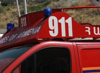 Փրկարարները ծառը դուրս են բերել ճանապարհի երթևեկելի հատվածից