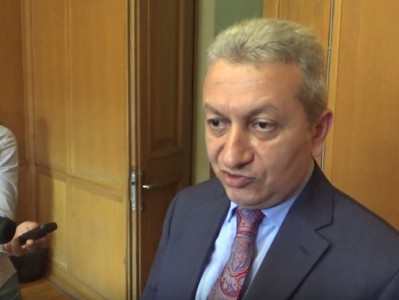«Երեւան սիթի»-ի արածը ապօրինությո՞ւն է, թե՞ օրենքով է արվել. Ջանջուղազյանն այս հարցին պատասխան չունի