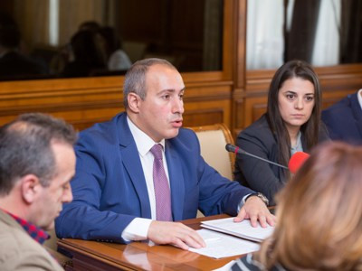 Սուրեն Քրմոյանը կարեւորել է փակ հաստատություններում օբյեկտիվ լուսաբանումը եւ «չվնասելու սկզբունք»-ի կիրառումը