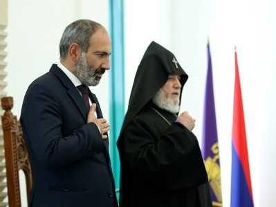 Փաշինյանը հանդիպել է Գերագույն հոգեւոր խորհրդի եւ եպիսկոպոսաց դասի տարեկան ժողովի մասնակիցներին (Ֆոտո)