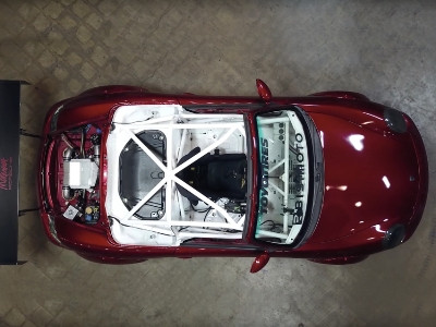 Porsche Boxster-ում վարորդական աթոռը կենտրոնում են տեղադրել