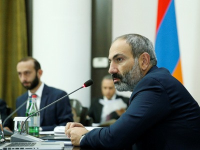 «Դուք լուծեք այդ հարցերը, թե չէ ես կլուծեմ». Փաշինյանին բարկացրեց Արարատ Միրզոյանի եւ Վալերի Օսիպյանի պատասխանը