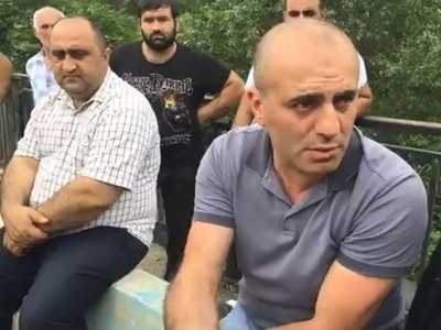 Թեղուտ եւ Շնող գյուղերի բնակիչները վաղ առավոտից փակել են «Թեղուտ» ՓԲԸ-ի ճանապարհը