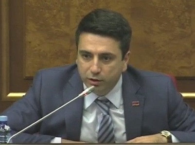 Այդ հաղորդումը բացահայտ խաբեություն է, «լոխատրոն». Ալեն Սիմոնյանը՝ Գագիկ Բունիաթյանին