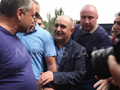 Իմ Արցախը գնալը որոշելու են ՀՀ իշխանությունները. Սամվել Բաբայանի հարցազրույցն ազատ արձակվելուց հետո (ֆոտոռեպորտաժ)