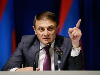 Օսիպյանն խորհրդակցություն է անցկացրել եւ ընդգծել է կոռուպցիոն ցանկացած դրսևորման բացառման հրամայականը (Ֆոտո)