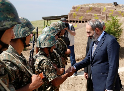 Փաշինյանն Արցախում այցելել է մարտական դիրքեր (ֆոտո)