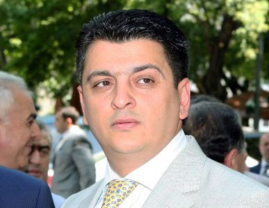 «Իրատես». Հայտնի հեղինակություններից մեկի հետ «օրթախ» նախկին դատախազը բացել է սեփական «Պանդորայի արկղը»