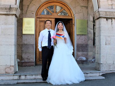 Արցախի ԱԳՆ-ն վիզա է տրամադրել նորապսակներին (ֆոտո)