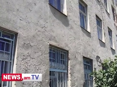 Վթարային դպրոցում 250 աշակերտներ դասեր են անցկացնում՝ վախենալով 4-րդ հարկ բարձրանալ