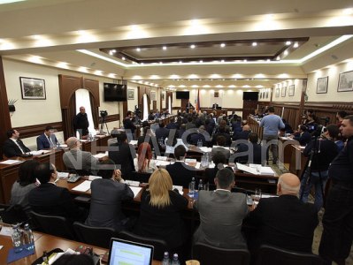 Ավագանու օրակարգից հանվել է «Երեւան» հիմնադրամի մասին նախագիծը. Փոխքաղաքապետը ներկայացրեց պատճառները