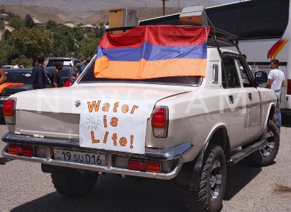 Սա ուղղակի ցեղասպանություն է. Երեւանից մեկնած ավտոերթը հասել է Ամուլսար (ֆոտո)