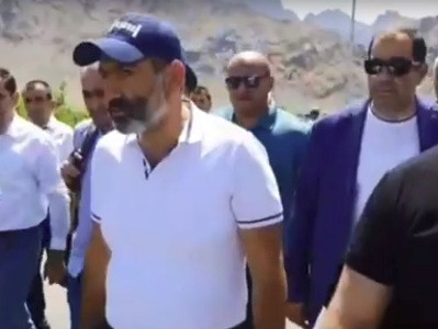 «Սա ի՞նչ վիճակ է, կիսավայրենի տարածք է». Փաշինյանը դժգոհեց Մեղրիի մաքսակետի վիճակից