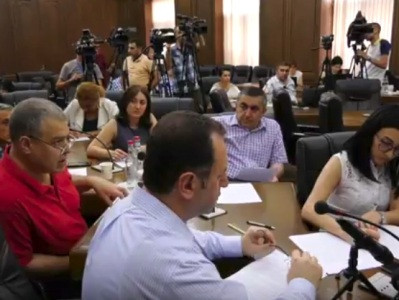 Բանավե՞ճ, թե «գյալաջիություն».Ընտրությունների ժամանակ ո՞ր ուժերը պետք է իրար հետ բանավիճեն. ԱԺ-ում համաձայնության եկան