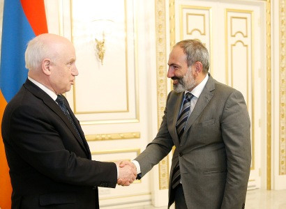 Nikol Pashinyan meets with CIS’s Sergei Lebedev